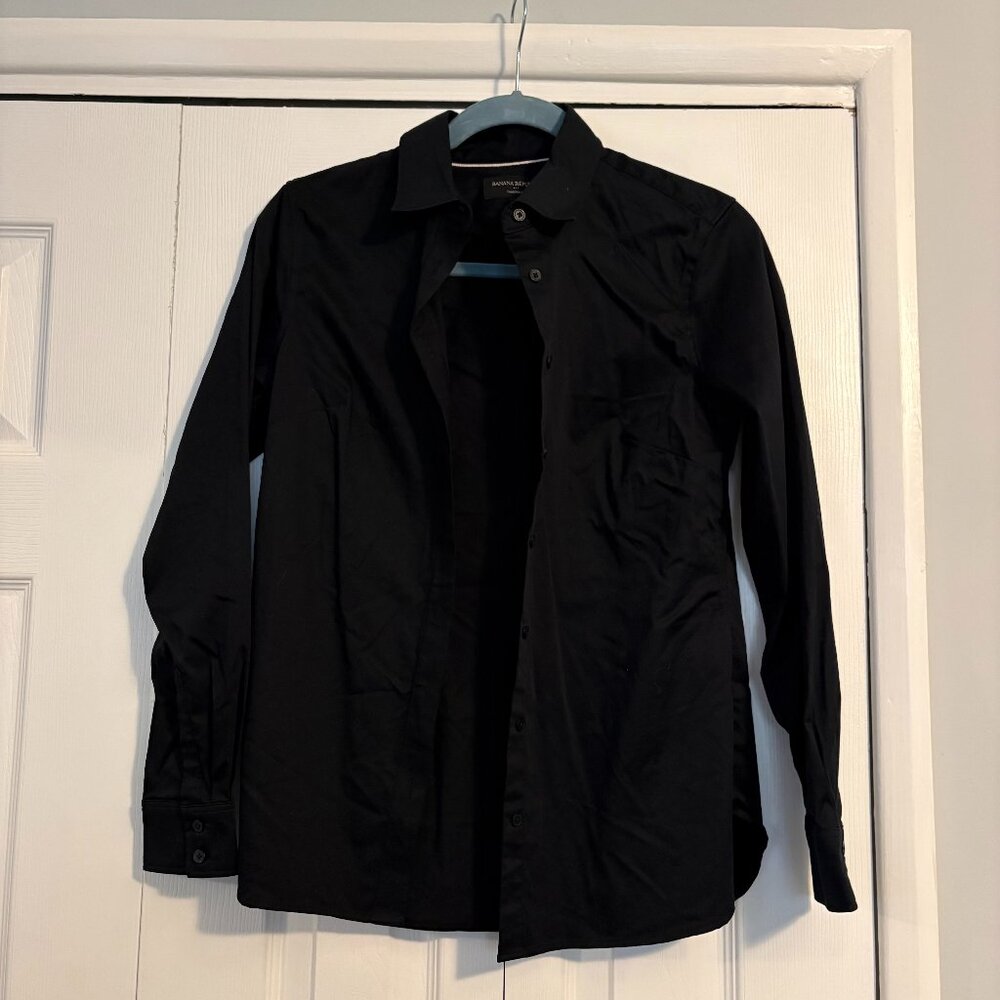 Never Worn Button Up Tailored Fit Blouse